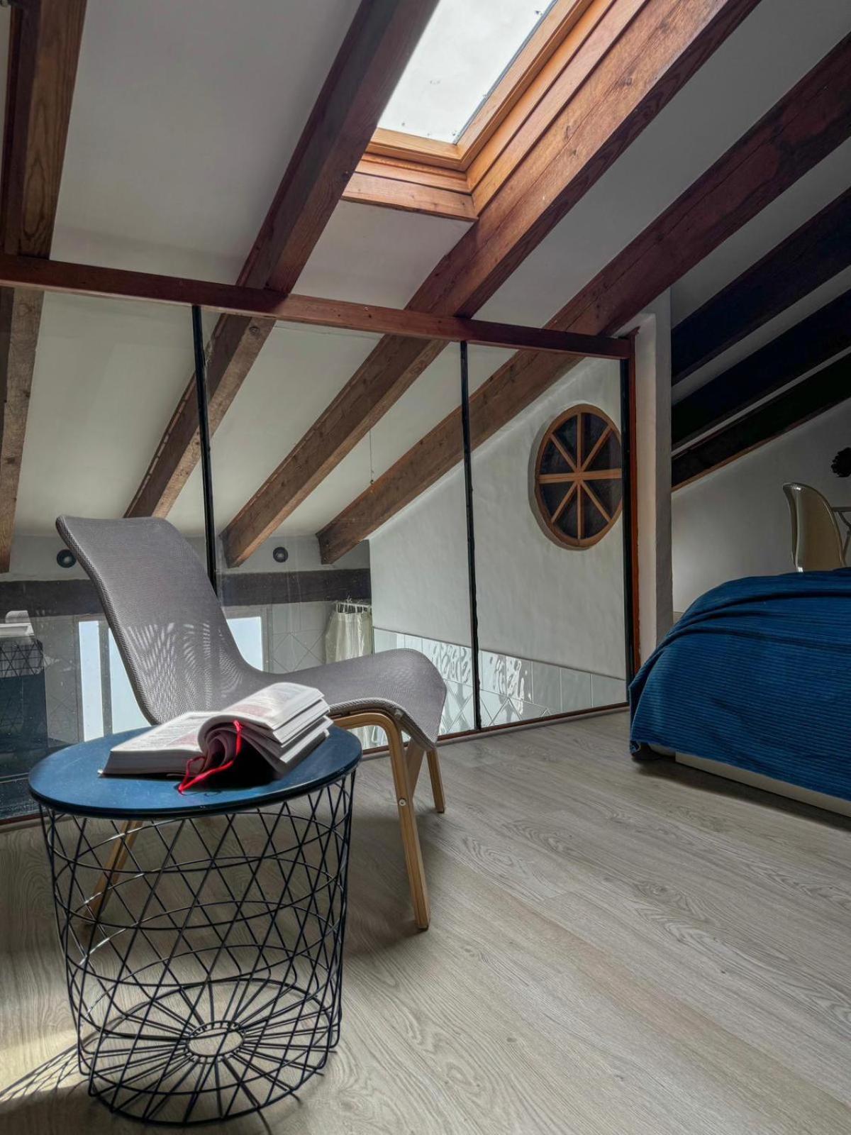 Modern Center Apartment *