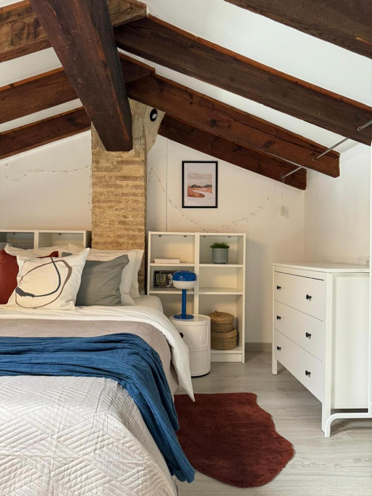Modern Center Apartment