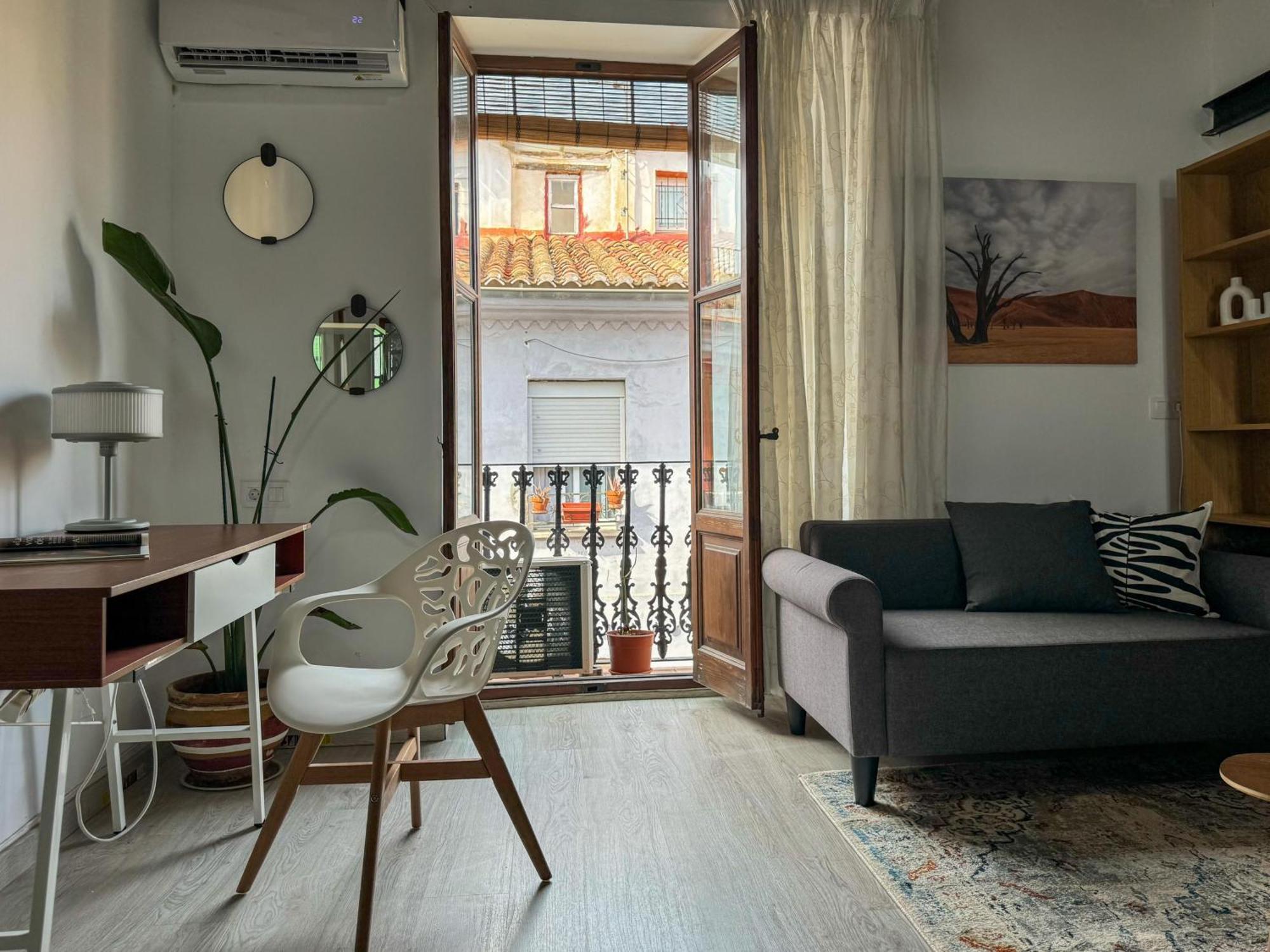 Apartment Modern Center