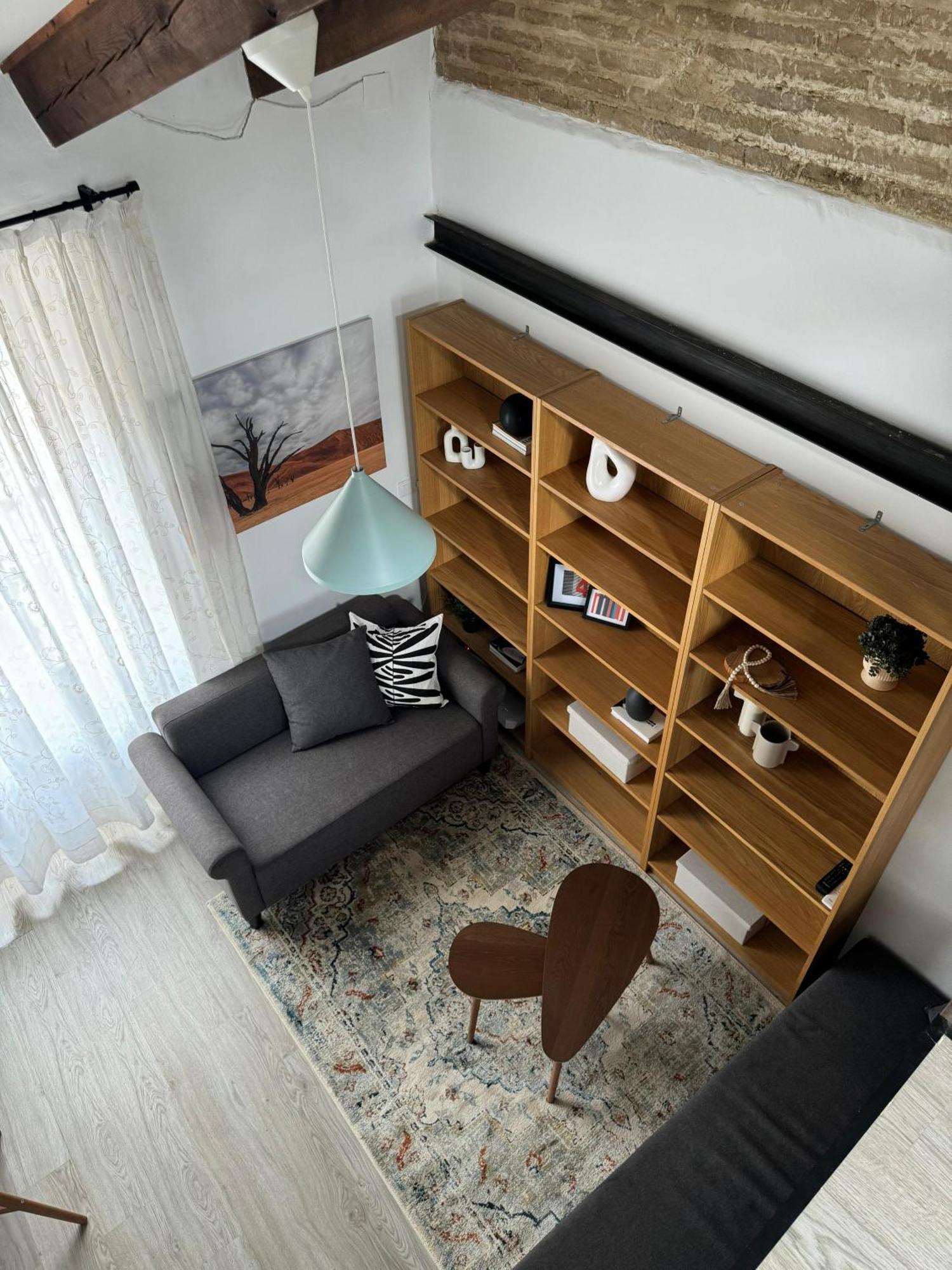 Modern Center Apartment