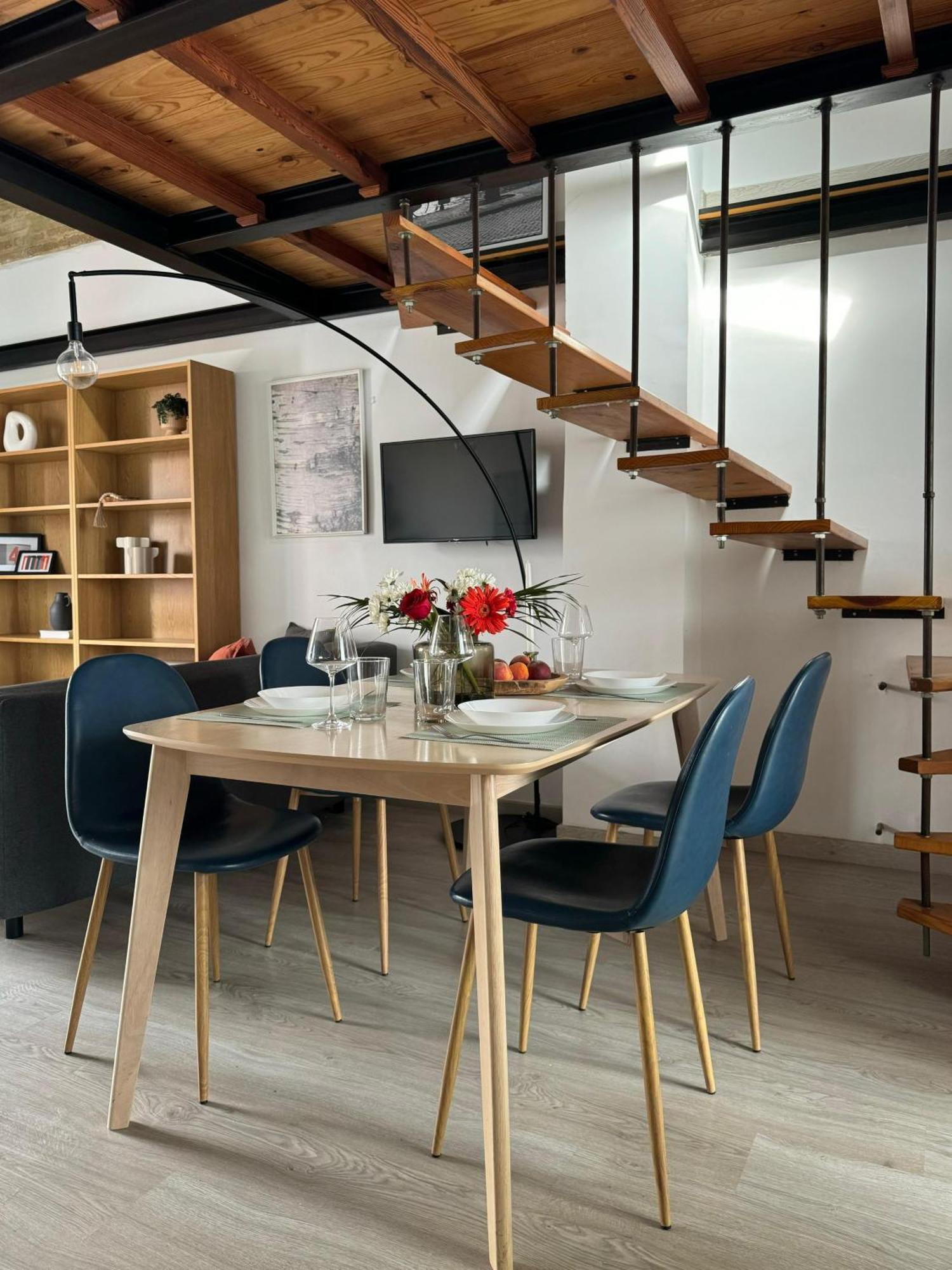 Modern Center Apartment *